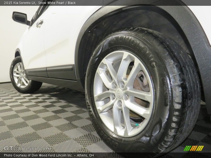 Snow White Pearl / Black 2015 Kia Sorento LX