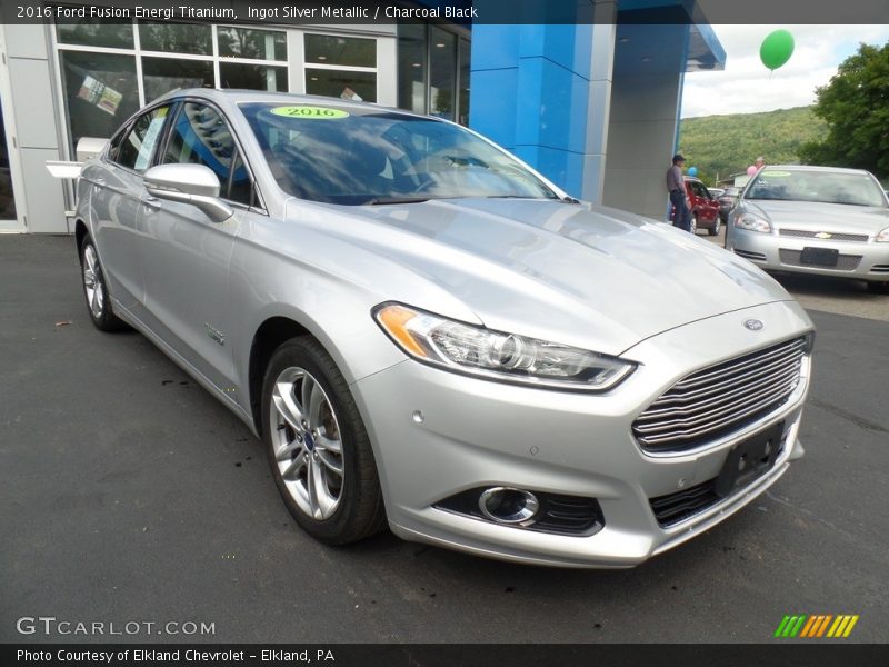 Front 3/4 View of 2016 Fusion Energi Titanium