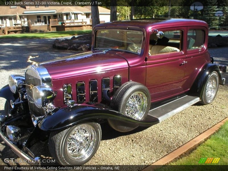 Front 3/4 View of 1932 Series 32-90 Victoria Coupe