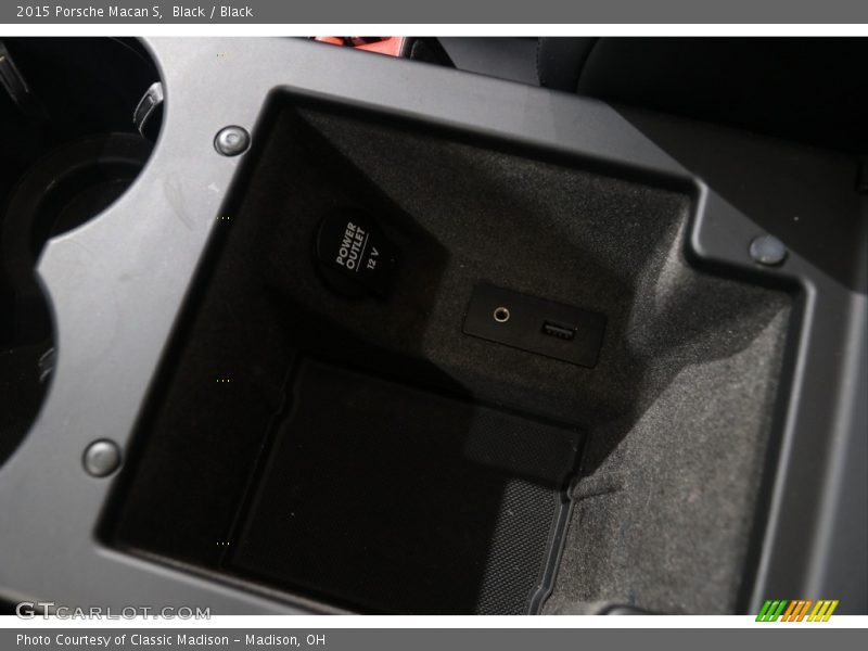 Black / Black 2015 Porsche Macan S