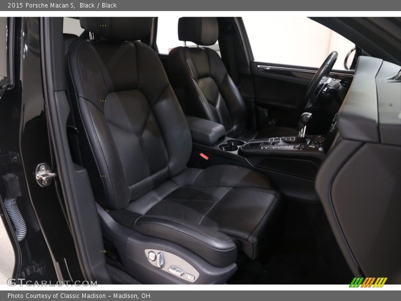 Black / Black 2015 Porsche Macan S
