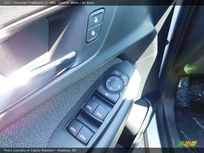 Summit White / Jet Black 2021 Chevrolet TrailBlazer LS AWD