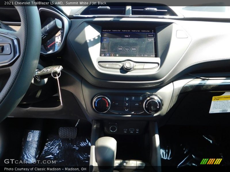 Summit White / Jet Black 2021 Chevrolet TrailBlazer LS AWD