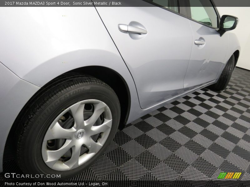 Sonic Silver Metallic / Black 2017 Mazda MAZDA3 Sport 4 Door