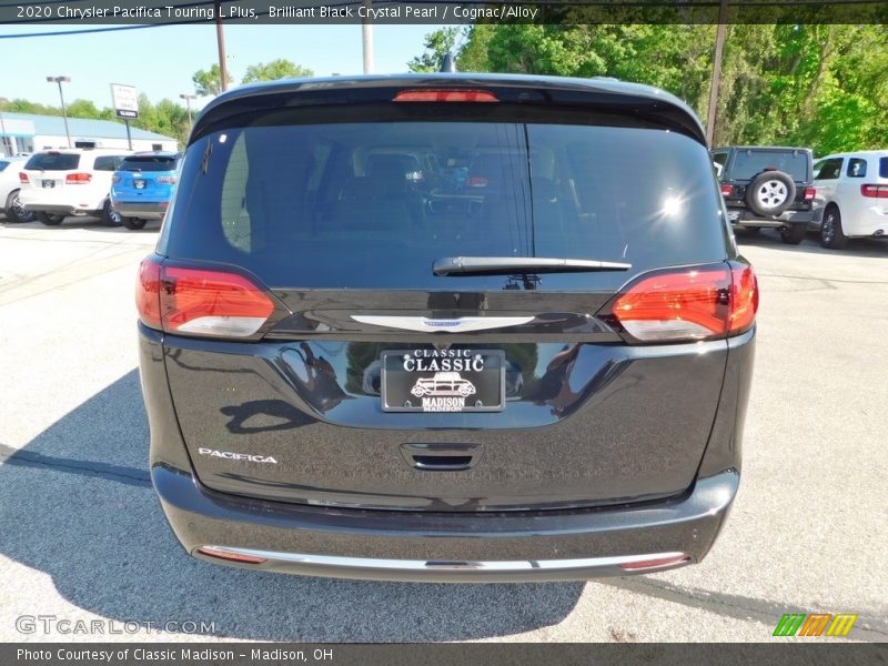 Brilliant Black Crystal Pearl / Cognac/Alloy 2020 Chrysler Pacifica Touring L Plus