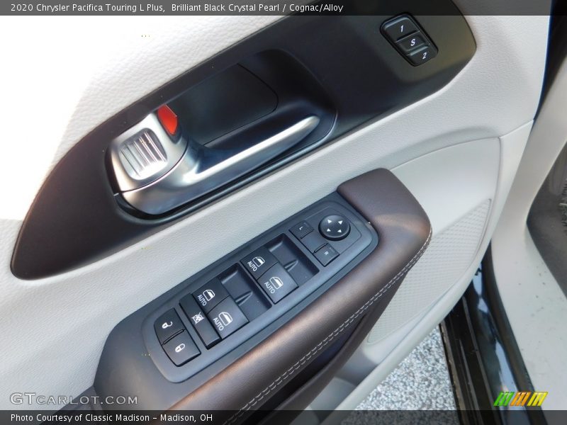 Brilliant Black Crystal Pearl / Cognac/Alloy 2020 Chrysler Pacifica Touring L Plus