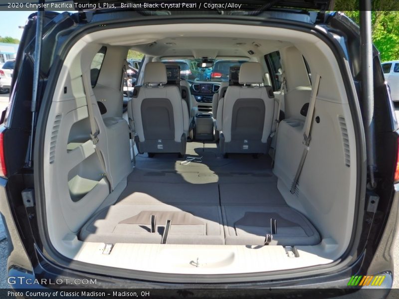 Brilliant Black Crystal Pearl / Cognac/Alloy 2020 Chrysler Pacifica Touring L Plus