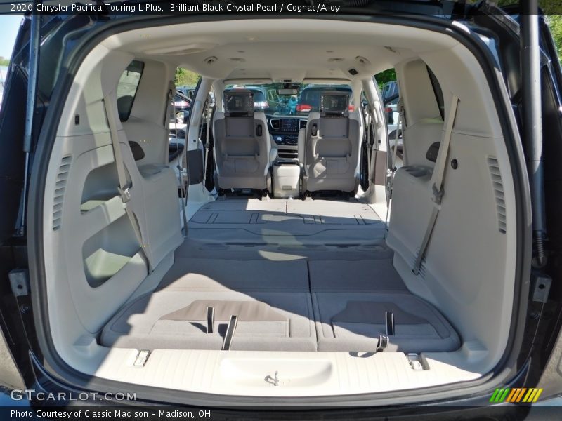 Brilliant Black Crystal Pearl / Cognac/Alloy 2020 Chrysler Pacifica Touring L Plus