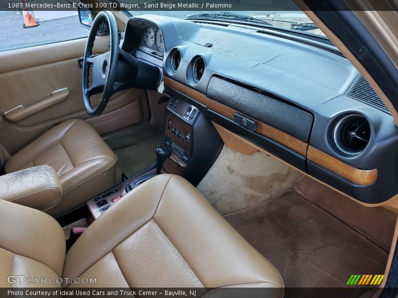 Dashboard of 1983 E Class 300 TD Wagon