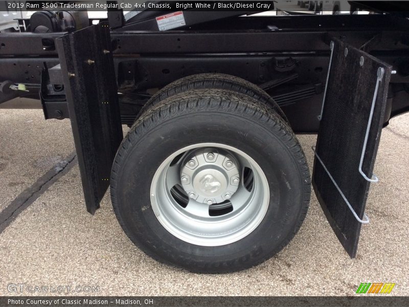 Bright White / Black/Diesel Gray 2019 Ram 3500 Tradesman Regular Cab 4x4 Chassis