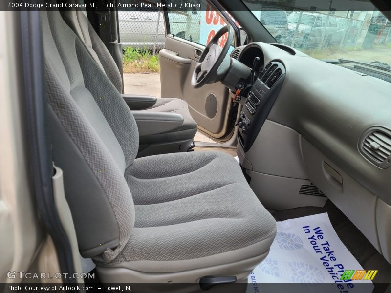 Light Almond Pearl Metallic / Khaki 2004 Dodge Grand Caravan SE