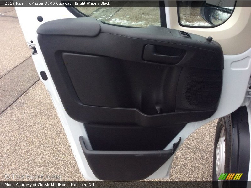 Bright White / Black 2019 Ram ProMaster 3500 Cutaway