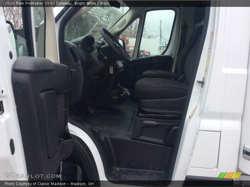 Bright White / Black 2019 Ram ProMaster 3500 Cutaway