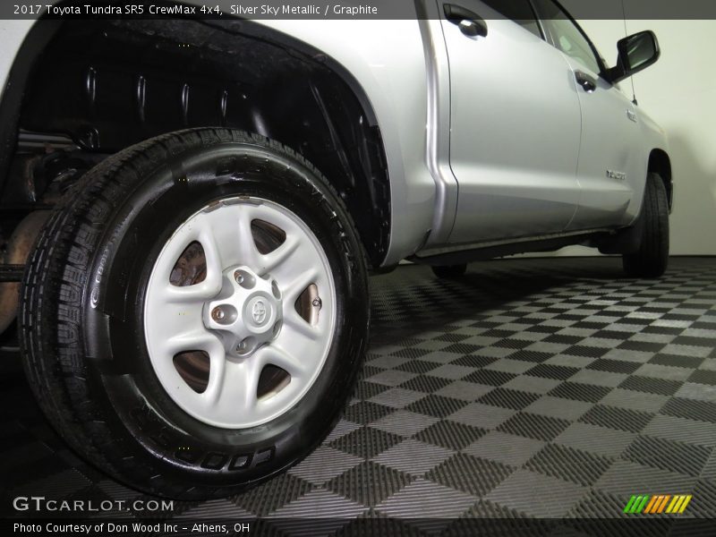 Silver Sky Metallic / Graphite 2017 Toyota Tundra SR5 CrewMax 4x4