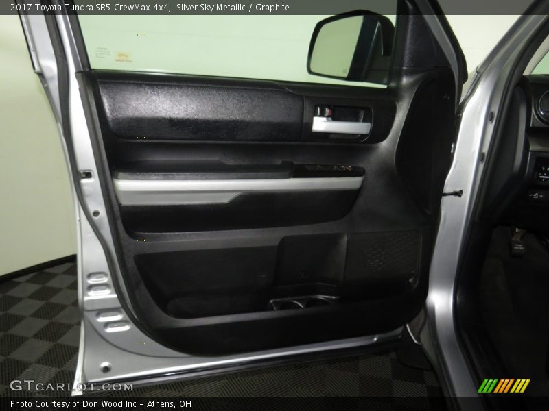 Silver Sky Metallic / Graphite 2017 Toyota Tundra SR5 CrewMax 4x4