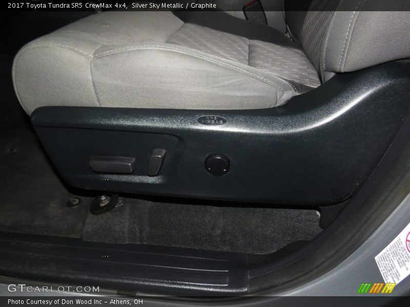 Silver Sky Metallic / Graphite 2017 Toyota Tundra SR5 CrewMax 4x4