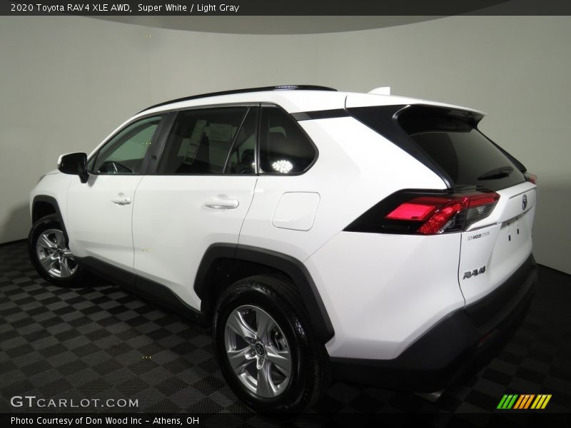 Super White / Light Gray 2020 Toyota RAV4 XLE AWD