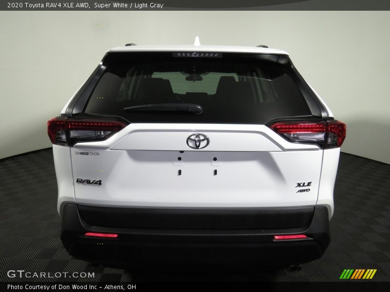 Super White / Light Gray 2020 Toyota RAV4 XLE AWD
