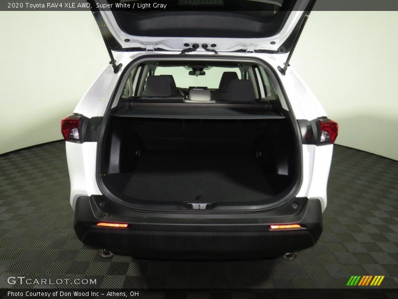 Super White / Light Gray 2020 Toyota RAV4 XLE AWD