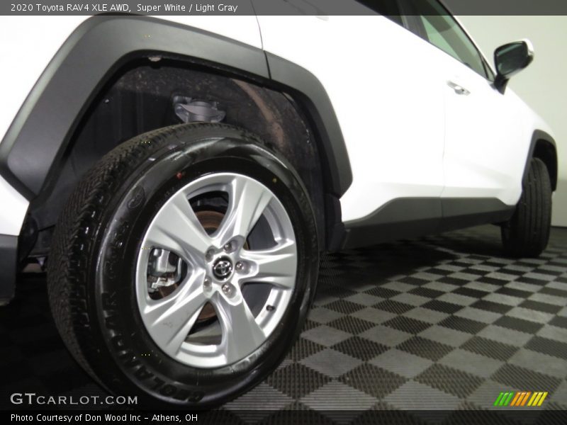 Super White / Light Gray 2020 Toyota RAV4 XLE AWD
