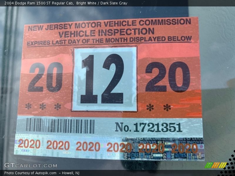 Bright White / Dark Slate Gray 2004 Dodge Ram 1500 ST Regular Cab