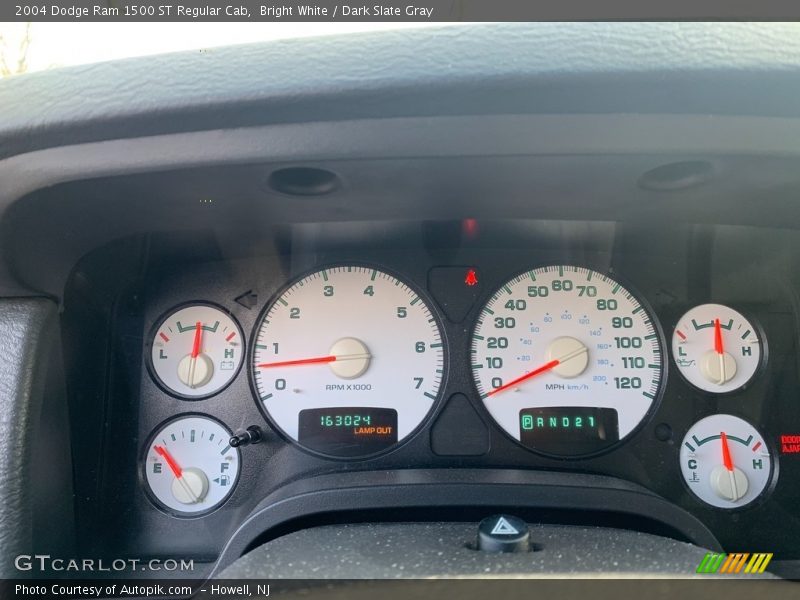 Bright White / Dark Slate Gray 2004 Dodge Ram 1500 ST Regular Cab
