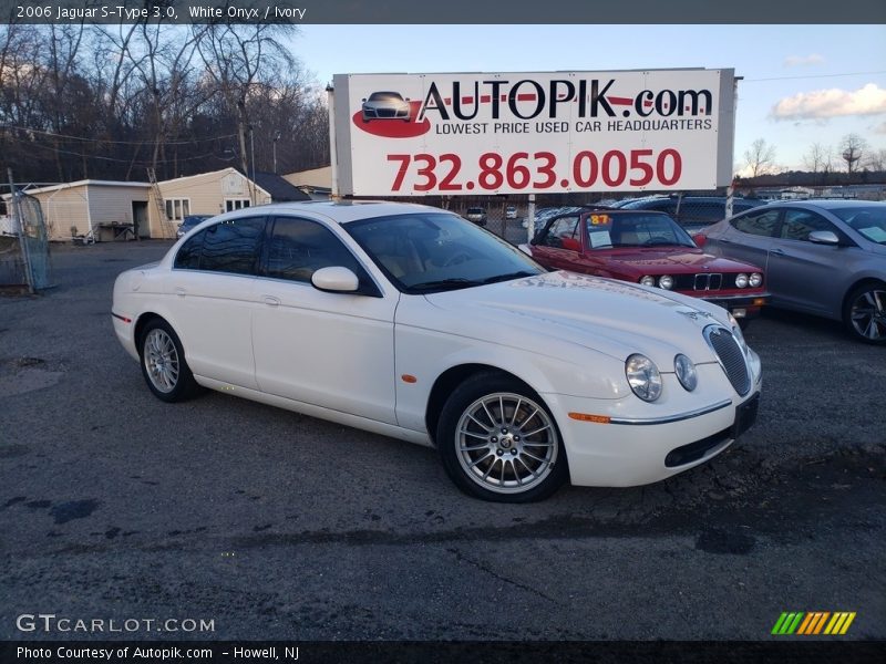 White Onyx / Ivory 2006 Jaguar S-Type 3.0