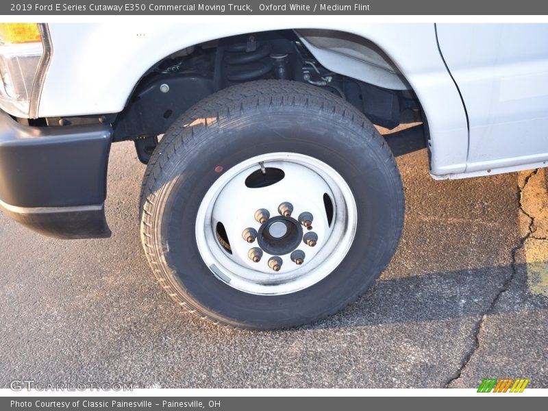 Oxford White / Medium Flint 2019 Ford E Series Cutaway E350 Commercial Moving Truck