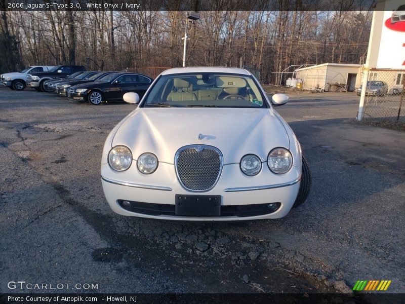 White Onyx / Ivory 2006 Jaguar S-Type 3.0