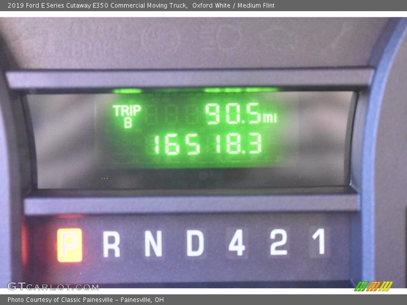 Oxford White / Medium Flint 2019 Ford E Series Cutaway E350 Commercial Moving Truck