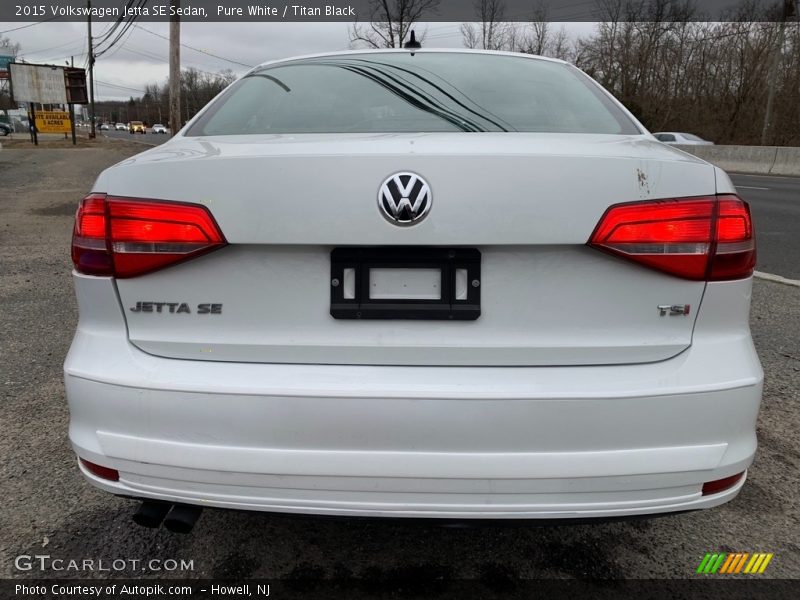 Pure White / Titan Black 2015 Volkswagen Jetta SE Sedan