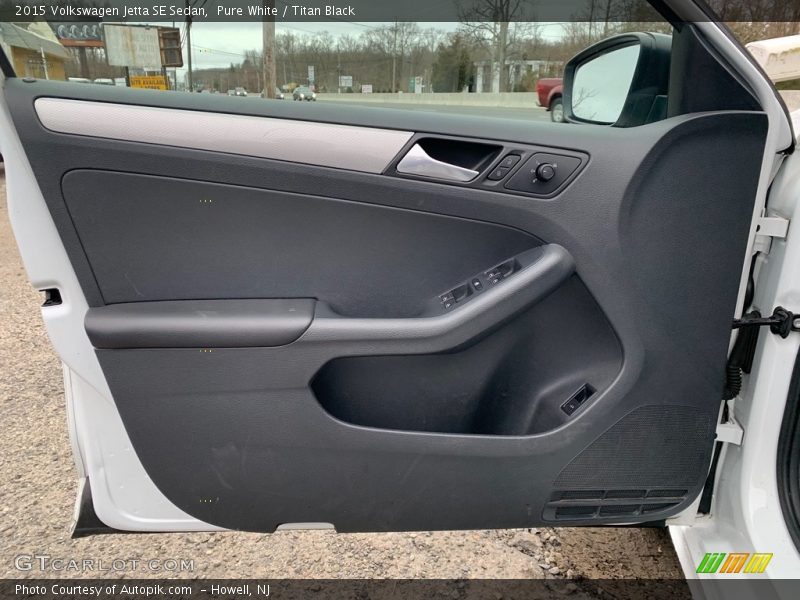 Door Panel of 2015 Jetta SE Sedan