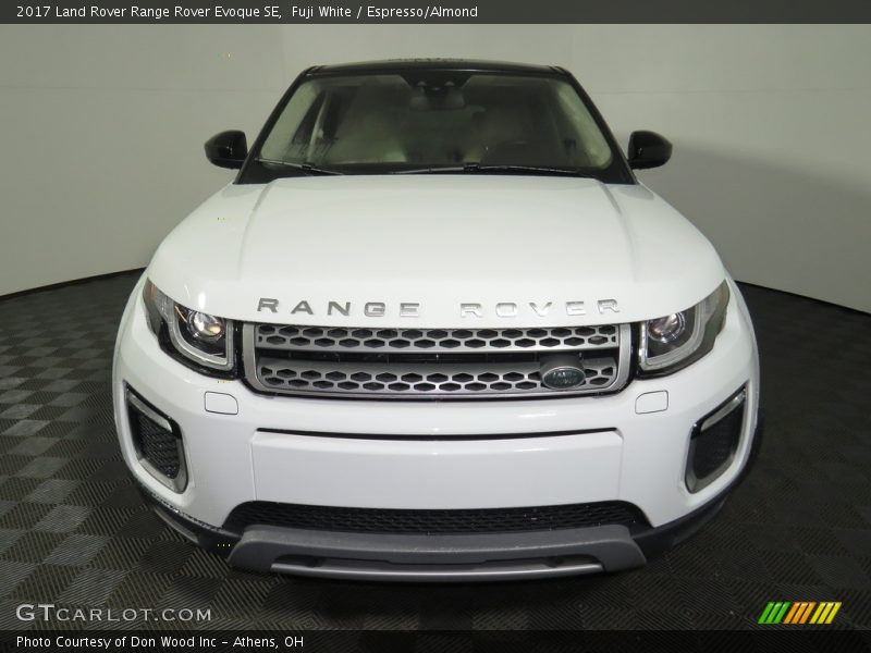 Fuji White / Espresso/Almond 2017 Land Rover Range Rover Evoque SE