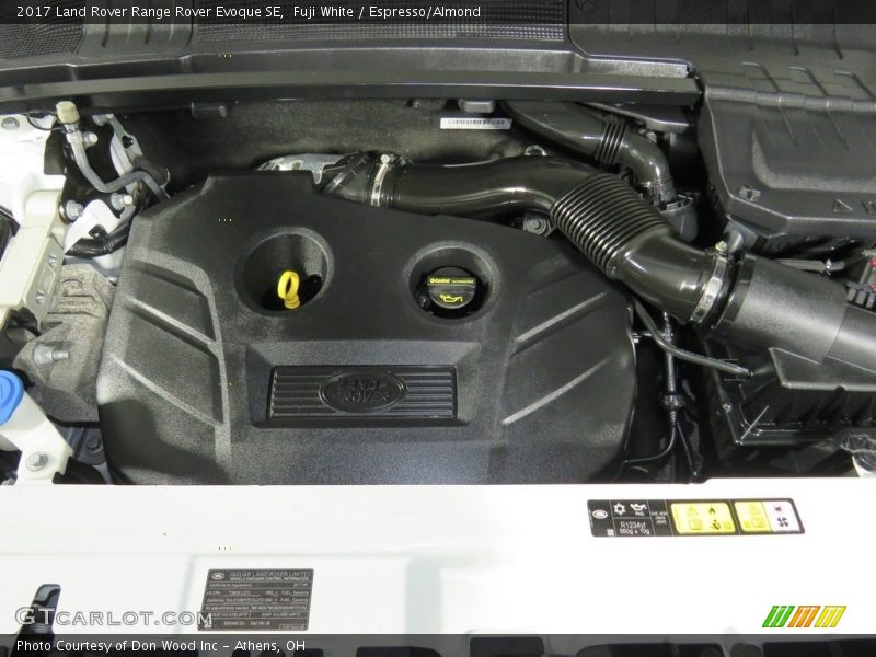 Fuji White / Espresso/Almond 2017 Land Rover Range Rover Evoque SE
