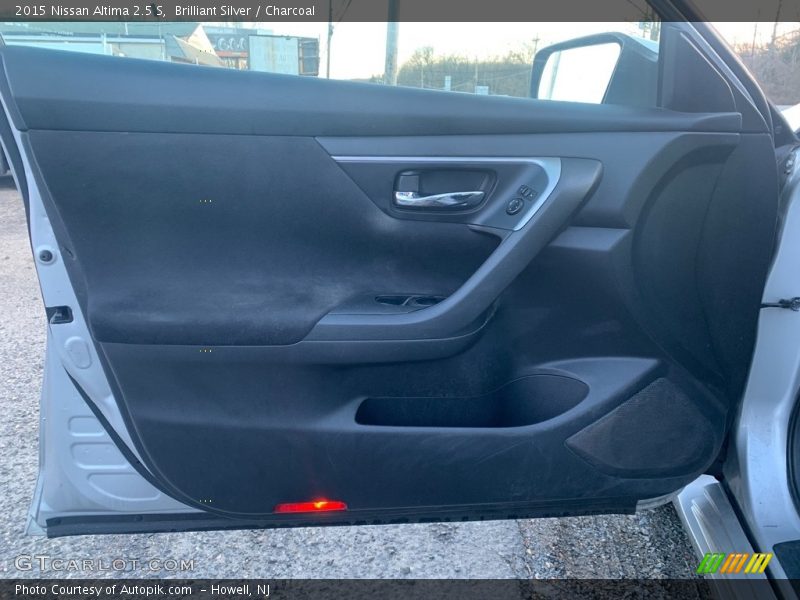Brilliant Silver / Charcoal 2015 Nissan Altima 2.5 S