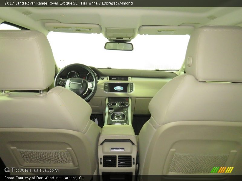 Fuji White / Espresso/Almond 2017 Land Rover Range Rover Evoque SE