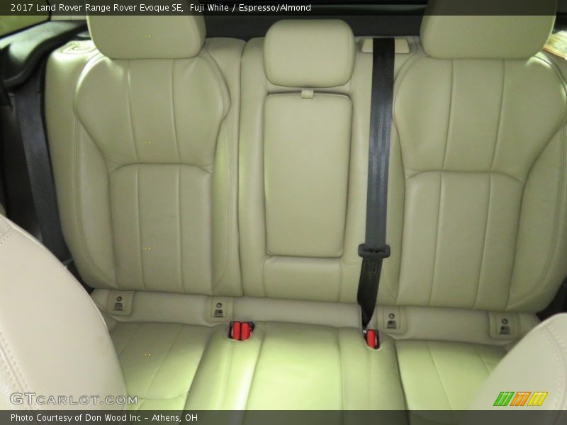 Fuji White / Espresso/Almond 2017 Land Rover Range Rover Evoque SE