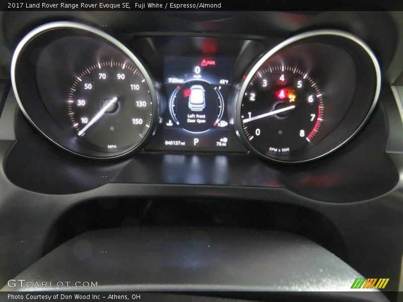Fuji White / Espresso/Almond 2017 Land Rover Range Rover Evoque SE