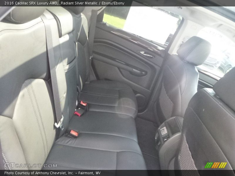 Radiant Silver Metallic / Ebony/Ebony 2016 Cadillac SRX Luxury AWD
