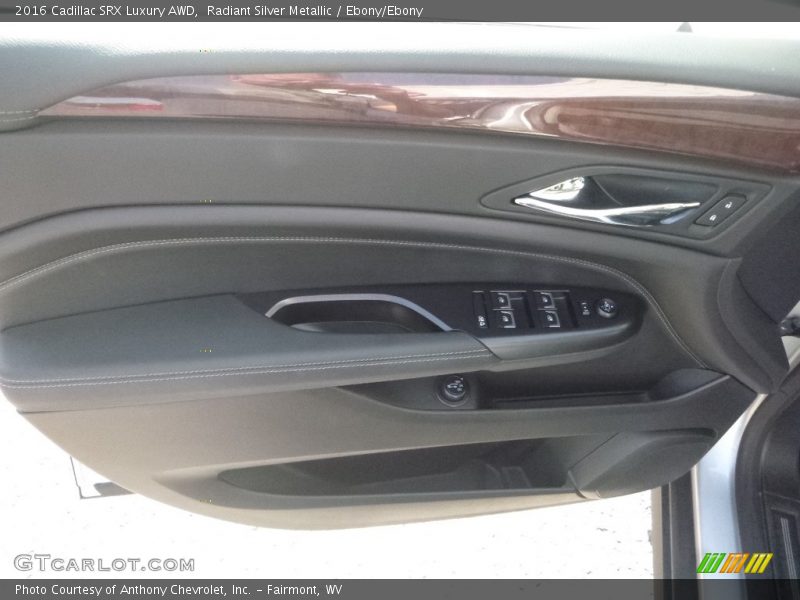 Radiant Silver Metallic / Ebony/Ebony 2016 Cadillac SRX Luxury AWD