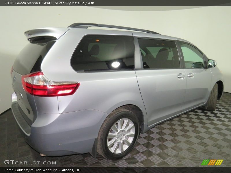 Silver Sky Metallic / Ash 2016 Toyota Sienna LE AWD