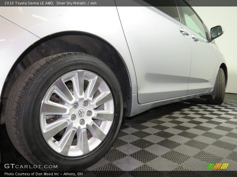 Silver Sky Metallic / Ash 2016 Toyota Sienna LE AWD