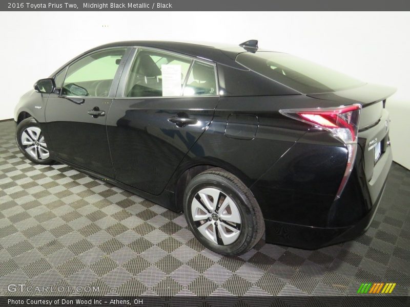 Midnight Black Metallic / Black 2016 Toyota Prius Two