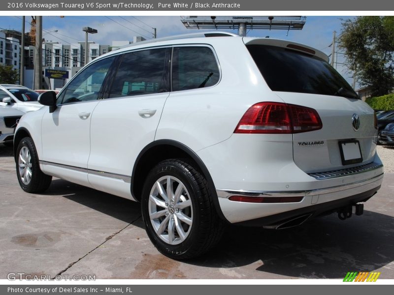 Pure White / Black Anthracite 2016 Volkswagen Touareg V6 Sport w/Technology