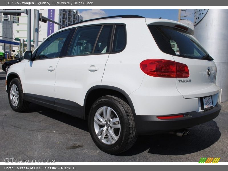Pure White / Beige/Black 2017 Volkswagen Tiguan S