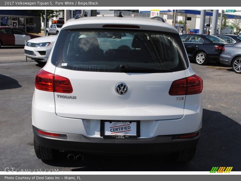 Pure White / Beige/Black 2017 Volkswagen Tiguan S