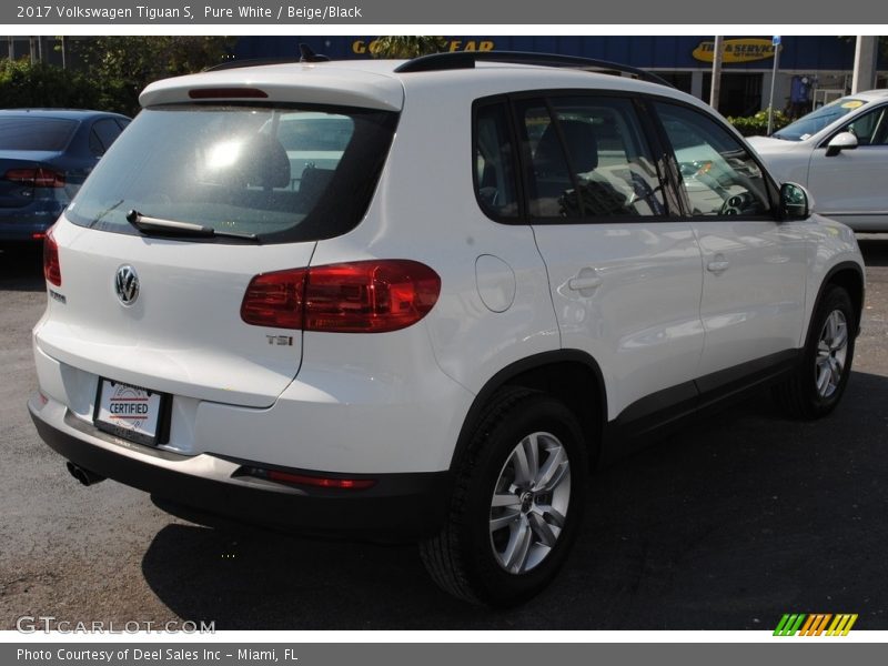 Pure White / Beige/Black 2017 Volkswagen Tiguan S