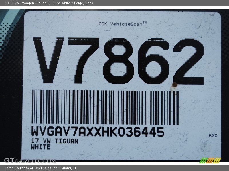Pure White / Beige/Black 2017 Volkswagen Tiguan S