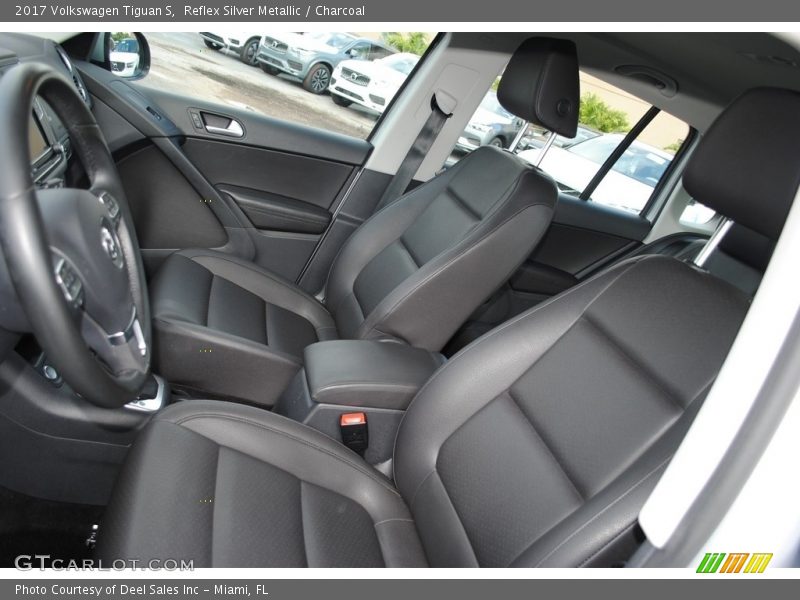 Reflex Silver Metallic / Charcoal 2017 Volkswagen Tiguan S