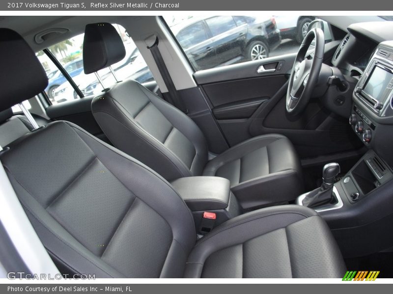 Reflex Silver Metallic / Charcoal 2017 Volkswagen Tiguan S